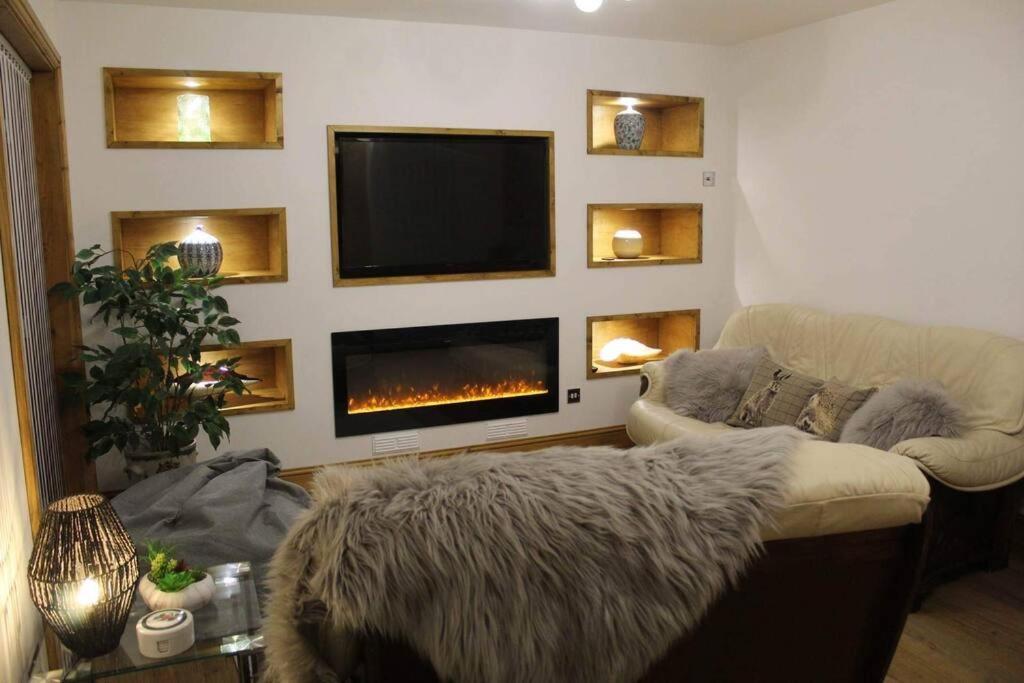 גרייט טורינגטון 3 Bedroom Terrace Holiday Home מראה חיצוני תמונה