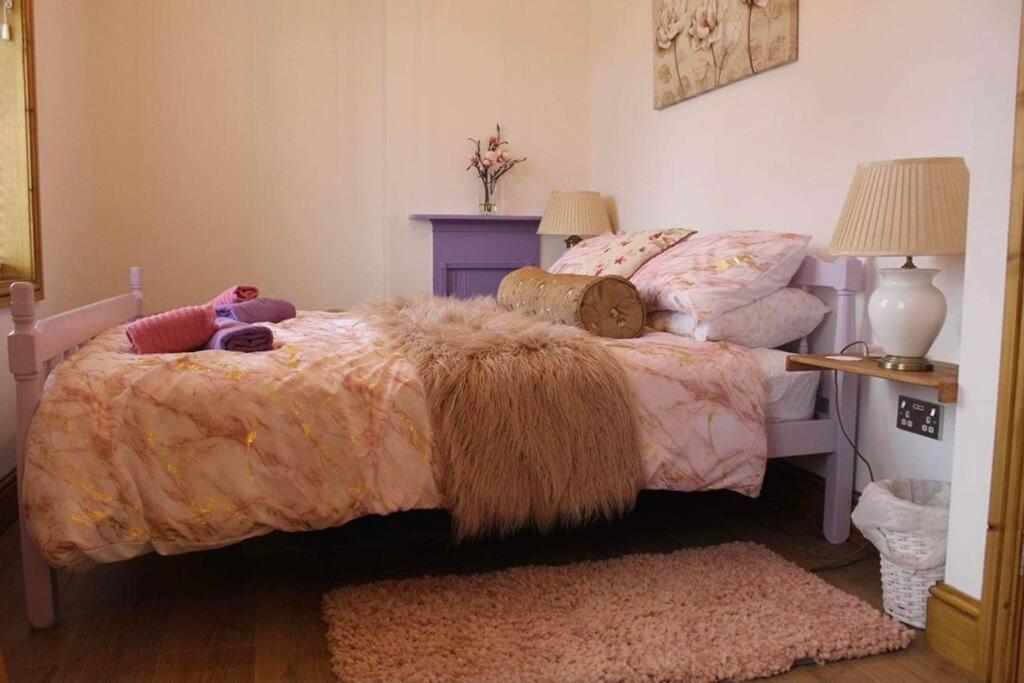 גרייט טורינגטון 3 Bedroom Terrace Holiday Home מראה חיצוני תמונה
